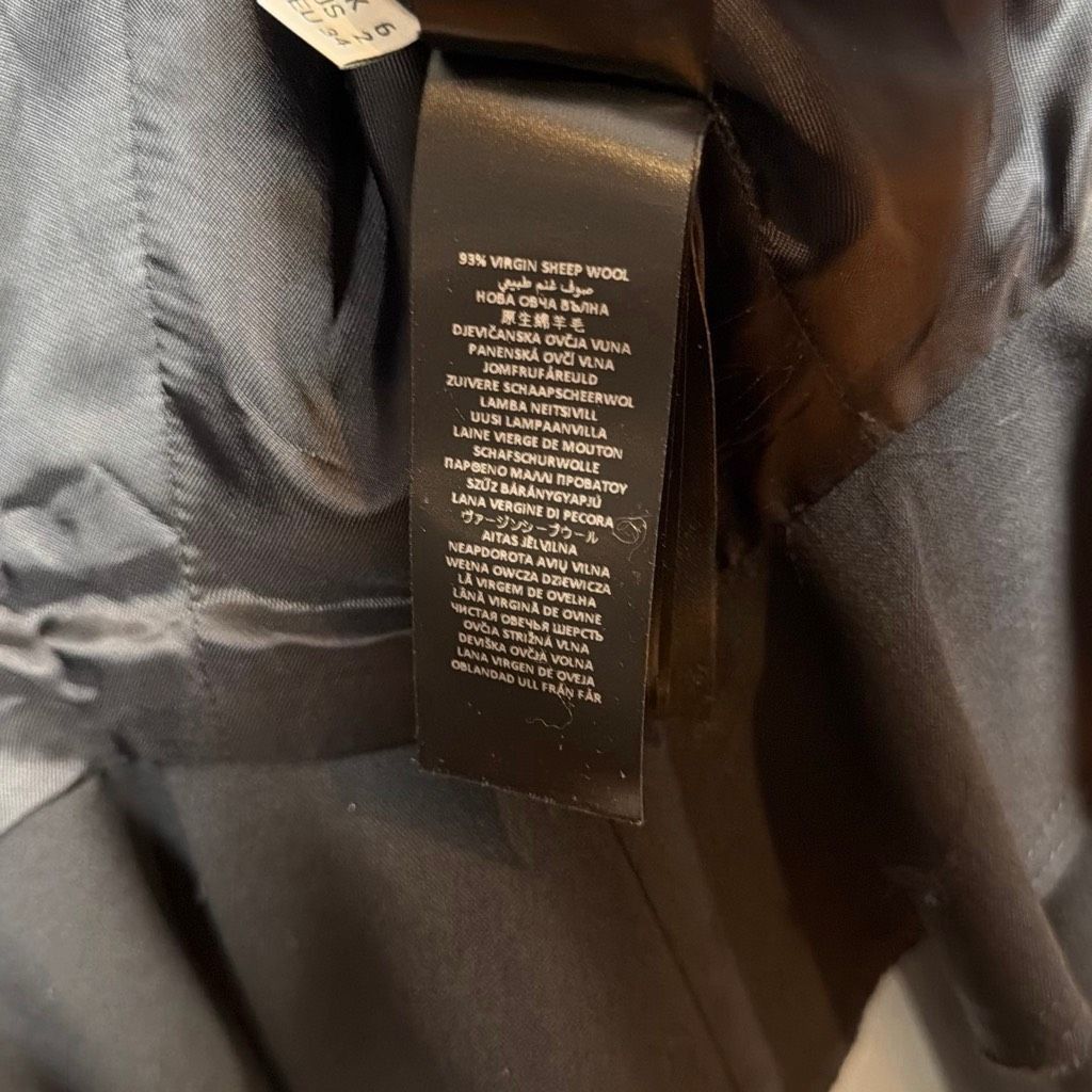 Andersons NWT J.W. Anderson Ruffled Hem Cropped Jacket in Black, Luxe Boho Tailored Style 2 (067) Size XS / US 0-2 / IT 36-38 - 12 Thumbnail