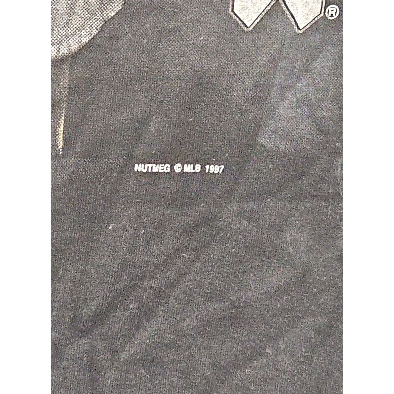 Nutmeg VINTAGE Nutmeg Chicago White Sox Embroidered Black T Shirt Mens 2XL Short Sleeve Graphic Tee Cotton Size US XXL / EU 58 / 5 - 2 Thumbnail