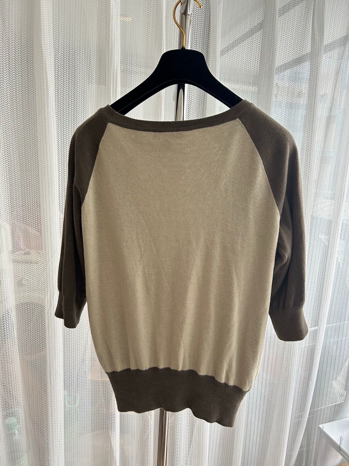 Hermes Hermes V-neck short-sleeve knit top Size L Size L / US 10 / IT 46 - 4 Thumbnail