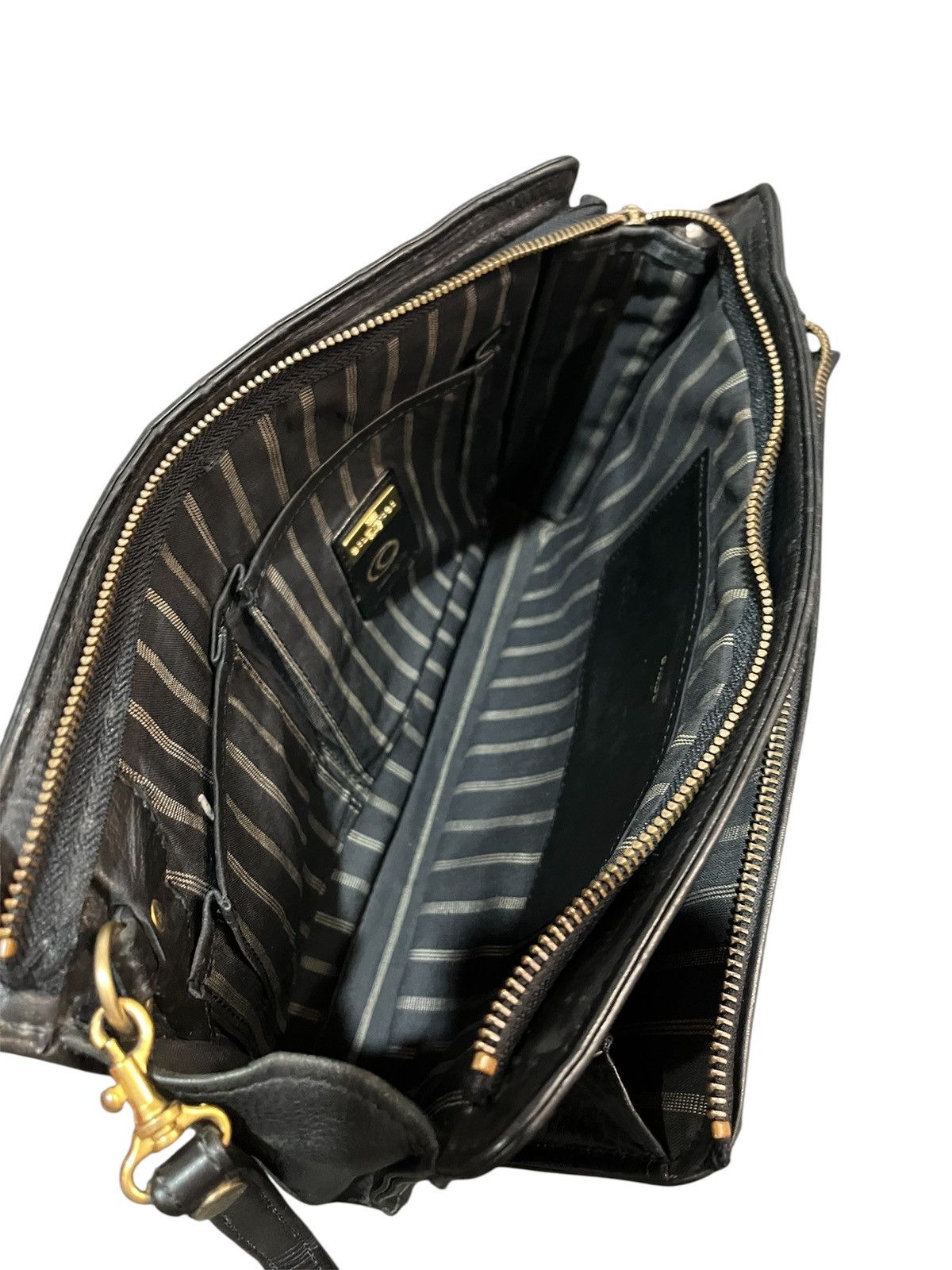 Balenciaga Authentic BALENCIAGA BB Clucth Bag Size ONE SIZE - 10 Thumbnail