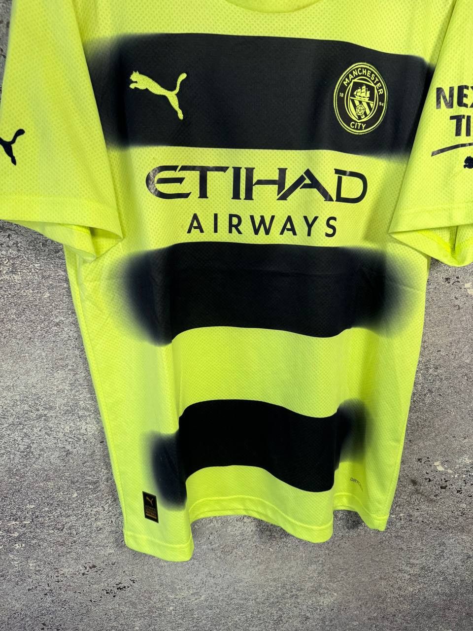 Puma × Vintage Vintage Manchester City 2022/23 Puma Soccer Jersey Size US L / EU 52-54 / 3 - 4 Thumbnail