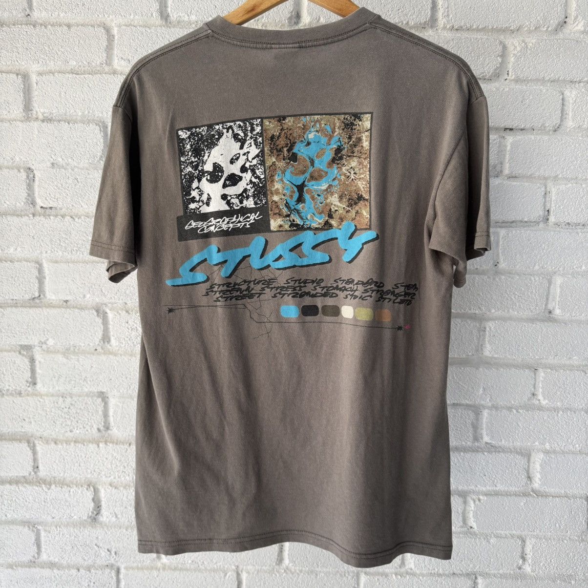 b*f様 【美品】2011ss stussy x futura laborato Stussy VINTAGE STUSSY X FUTURA LABORATORIES T-SHIRT | Grailed