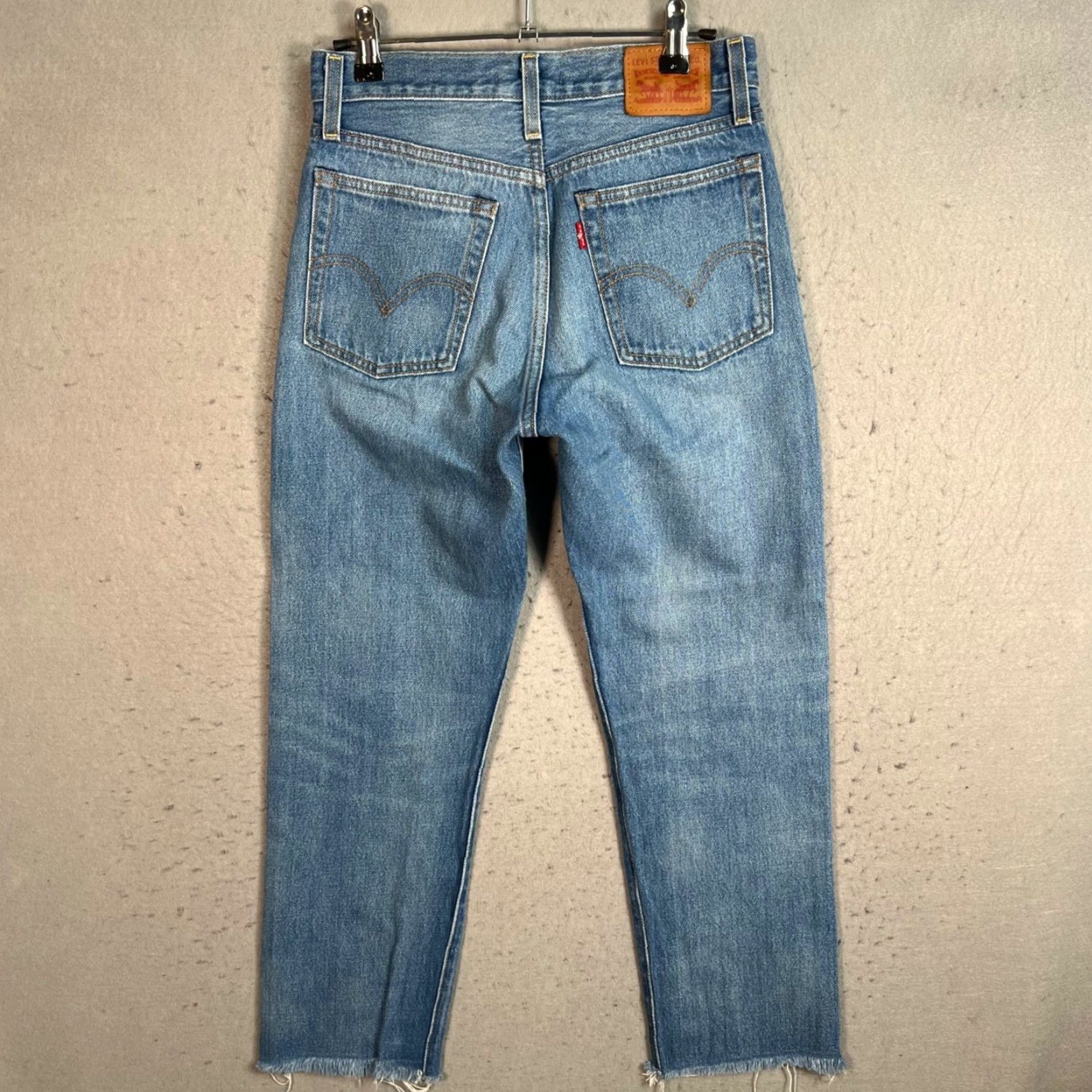 Levi's VINTAGE Levi's High-Rise Straight Jeans Size 25 Light Wash Denim Frayed Hem Womens Size 42" / US 20 - 2 Thumbnail