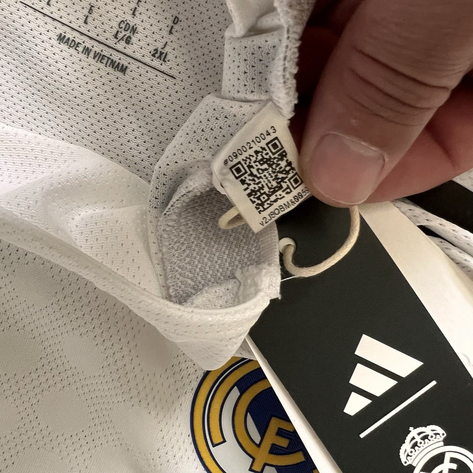 Adidas Adidas Real Madrid 25/26 Home Authentic Jersey Large NWT Size US L / EU 52-54 / 3 - 7 Thumbnail