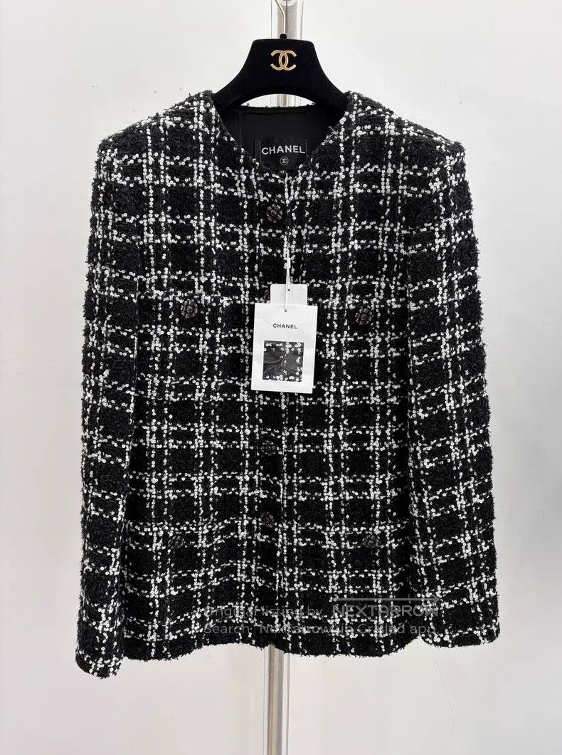 Chanel Chanel Black and white plaid sequin rhinestone buckle twee Size XS / US 0-2 / IT 36-38 - 1 Thumbnail