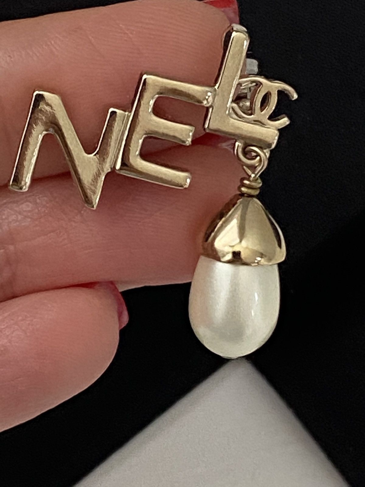 Chanel Authentic Chanel earrings Size ONE SIZE - 17 Thumbnail