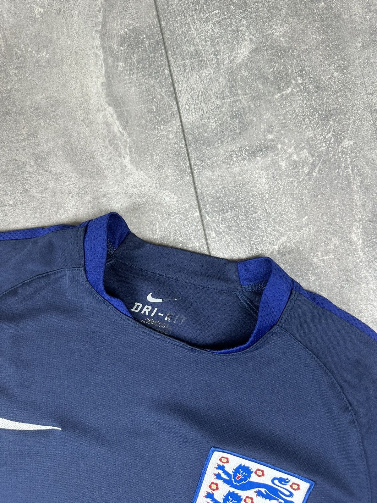 Nike Nike England National Team Strike 2016/17 Soccer Jersey Size US M / EU 48-50 / 2 - 7 Thumbnail