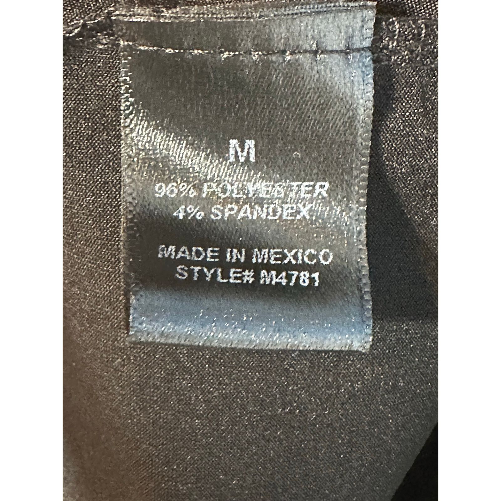 Fashion Nova Fasihon Nova black faux leather mini skort size medium Size 27" / US 4 / IT 40 - 6 Thumbnail