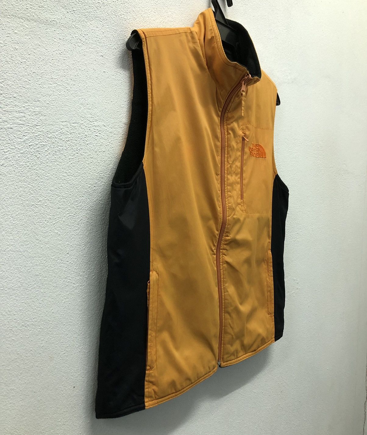 The North Face Vintage The North Face Sleeveless Jacket Size US M / EU 48-50 / 2 - 10 Thumbnail