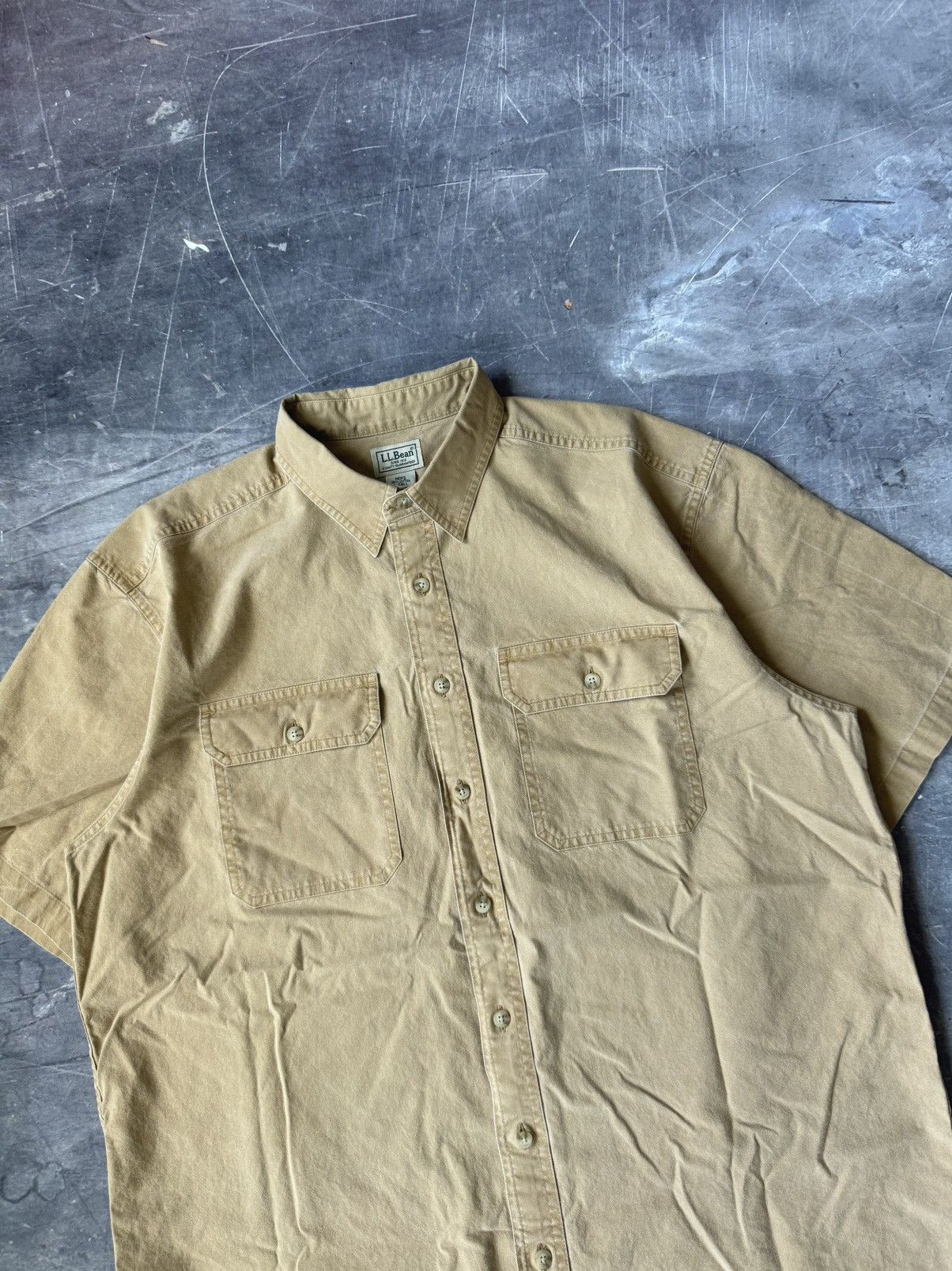 L.L. Bean Vintage LL Bean Button-down Short-Sleeve Shirt (L-Tall) Size US L / EU 52-54 / 3 - 3 Thumbnail