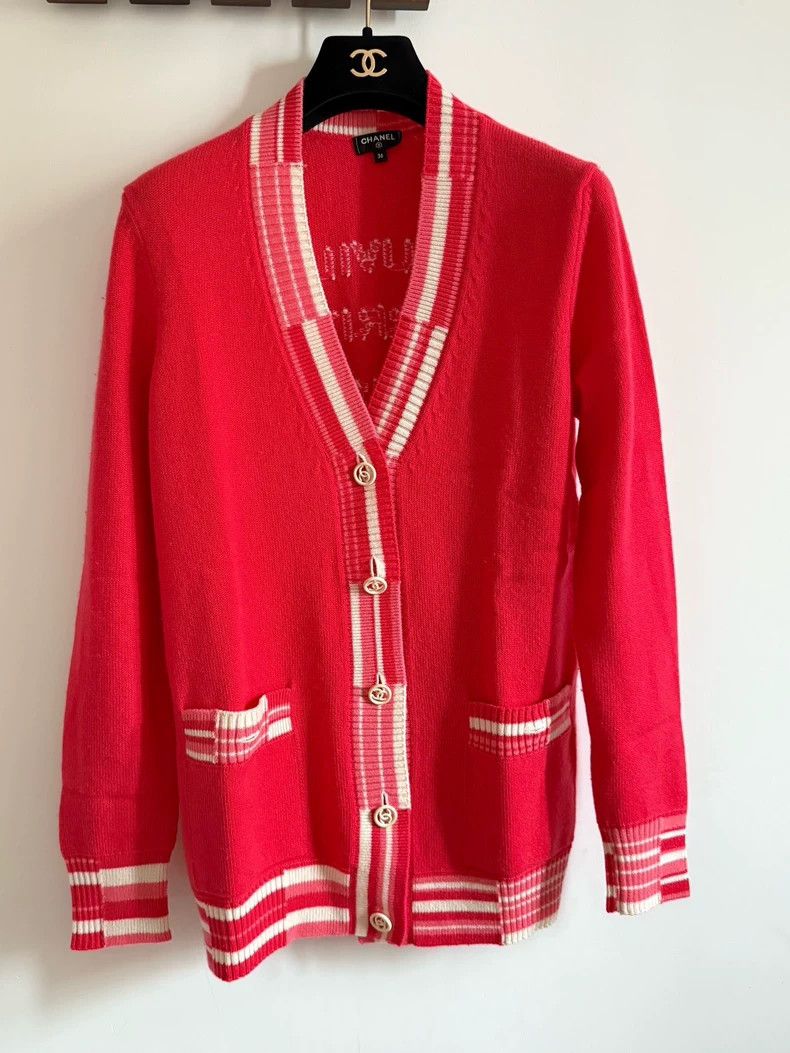 Chanel Chanel Classic cashmere knitted cardigan coat Size XS / US 0-2 / IT 36-38 - 1 Thumbnail