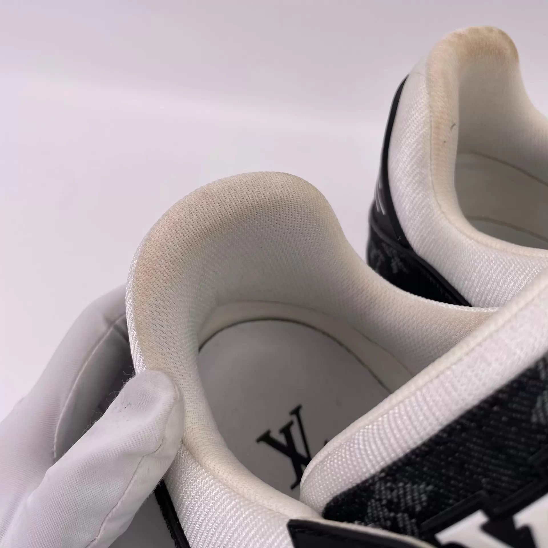 Louis Vuitton lv Trainer Black & White Denim US 10 Chip Size US 10 / EU 43 - 9 Thumbnail
