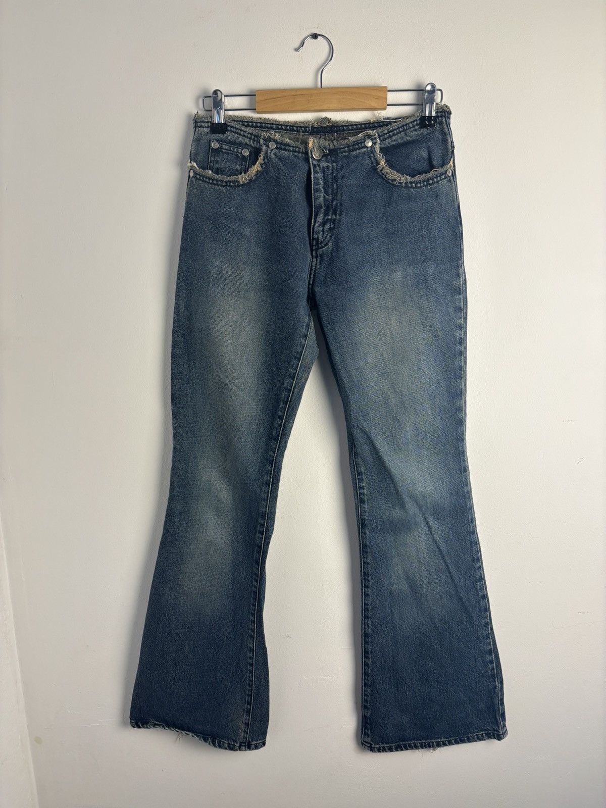 Japanese Brand Vintage Y2K Lowrise Flare Washed Jeans Size 28" / US 6 / IT 42 - 1 Thumbnail