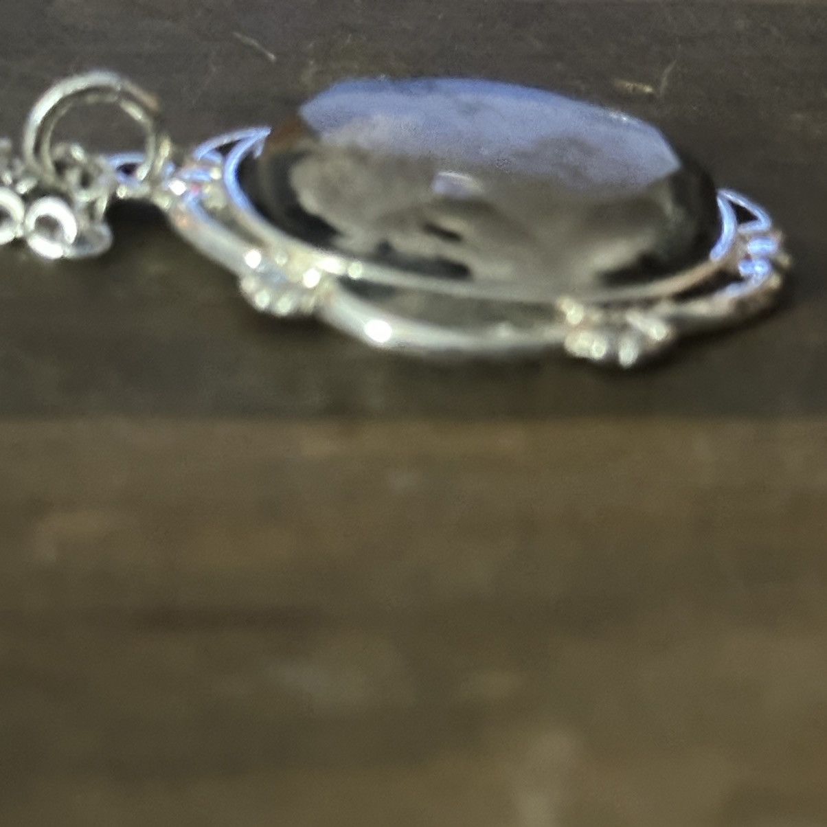 Other Silver tone glass cameo pendant necklace Size ONE SIZE - 5 Thumbnail