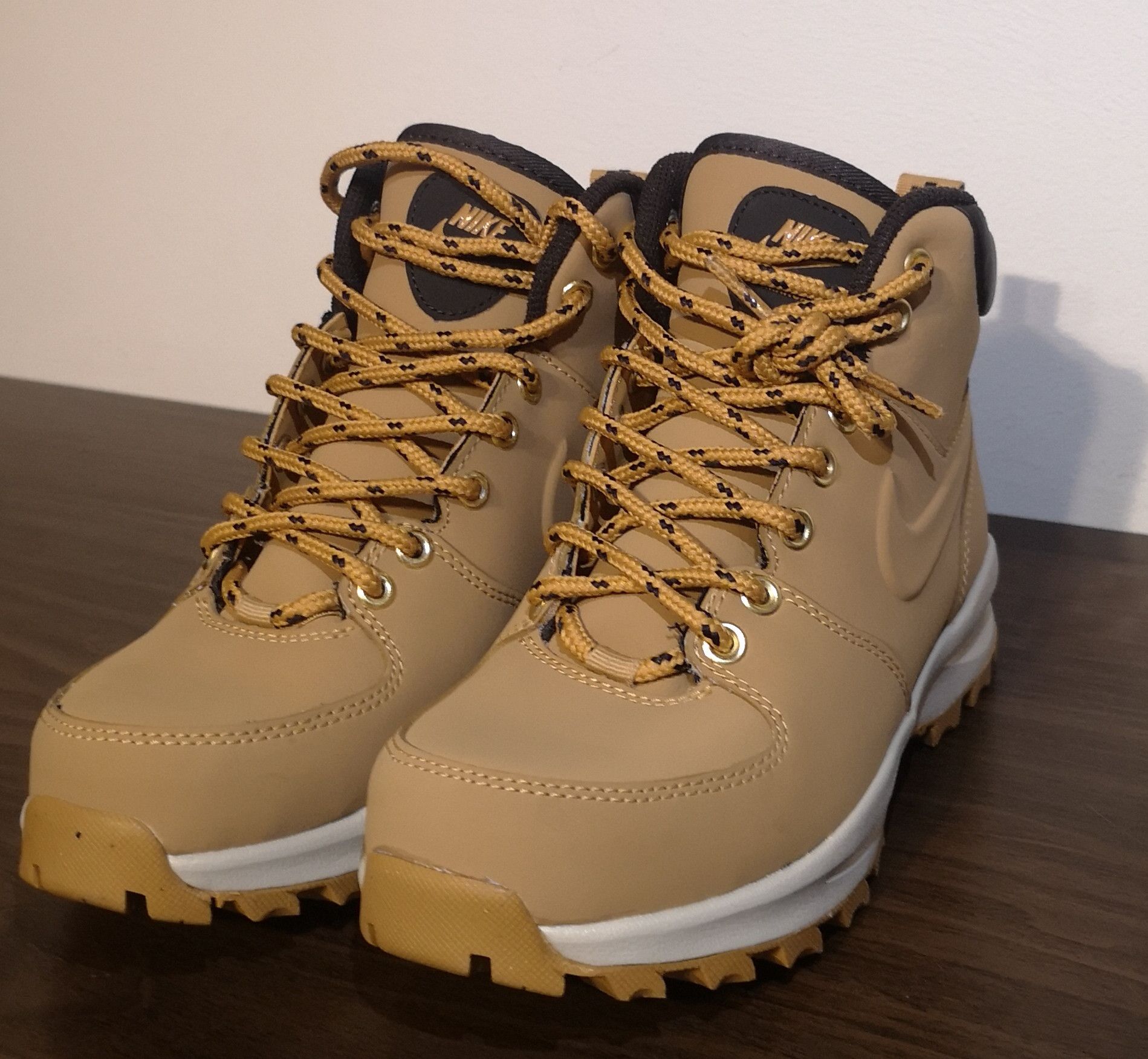 Nike Nike Manoa leather Grailed