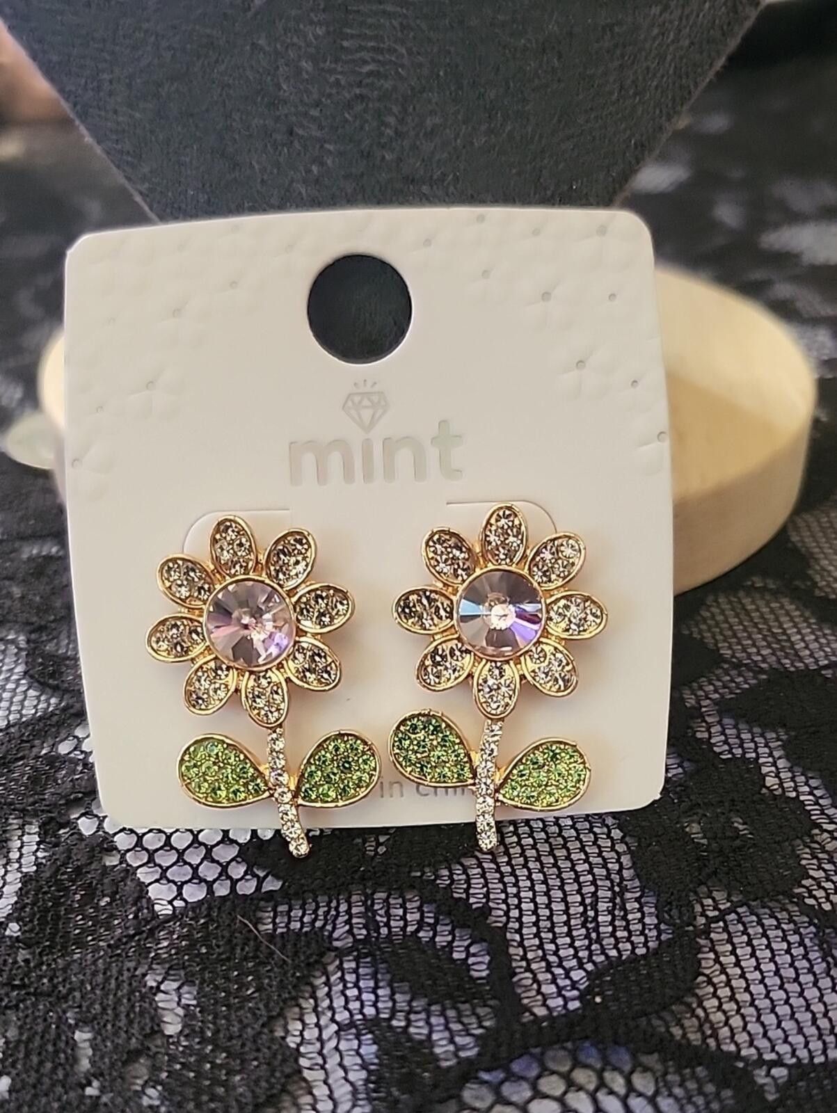 Mitchell & Ness Mint Gold-Tone Floral Stud Earrings Size ONE SIZE - 1 Thumbnail