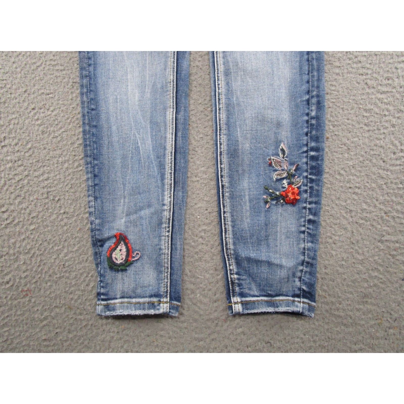 Desigual Desigual Jeans Size 26 Floral Paisley Embroidered Boho Chic Stretch Womens Size 26" / US 2 / IT 38 - 2 Thumbnail