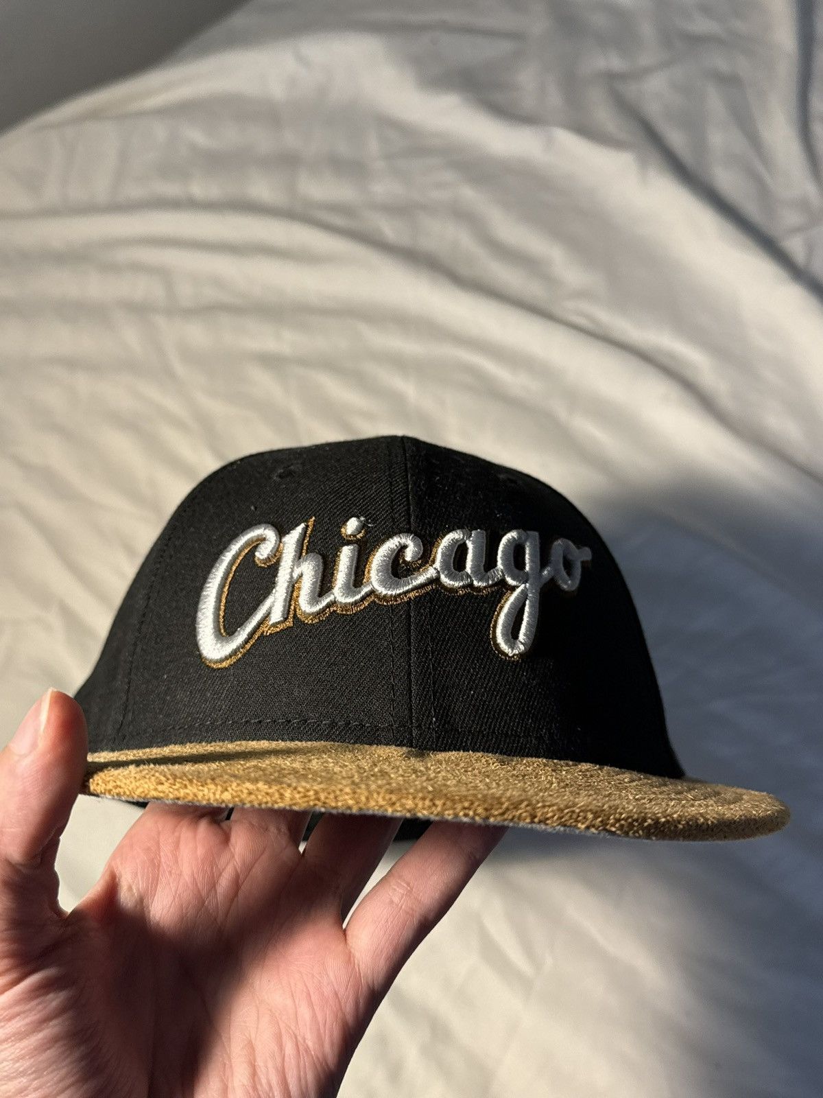 New Era New Era Suede Chicago White Sox 2025 Size 7 1/8 Black Brown Size ONE SIZE - 2 Thumbnail