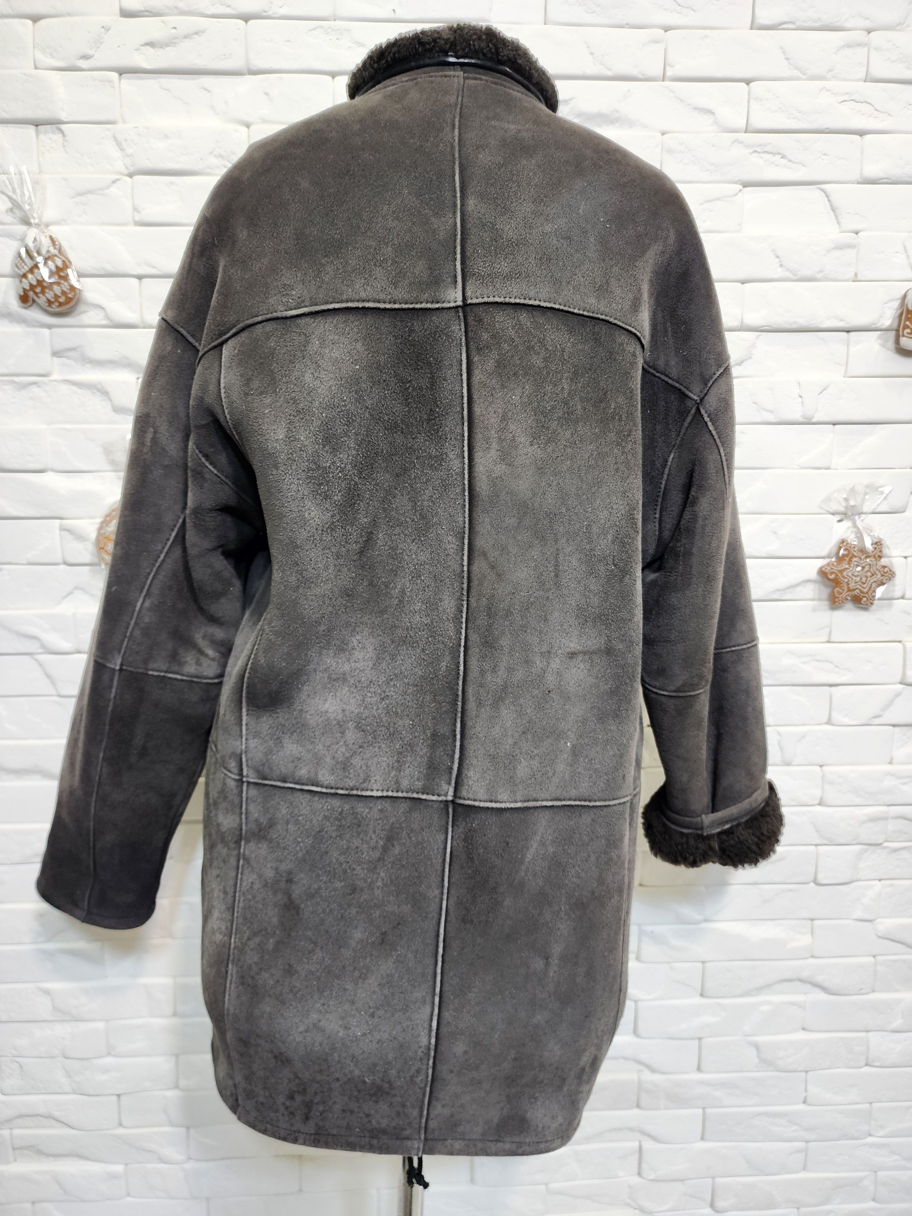 Uniqlo Men's Gray Sheepskin Coat: Genuine Fur, Zippered Size US L / EU 52-54 / 3 - 4 Thumbnail