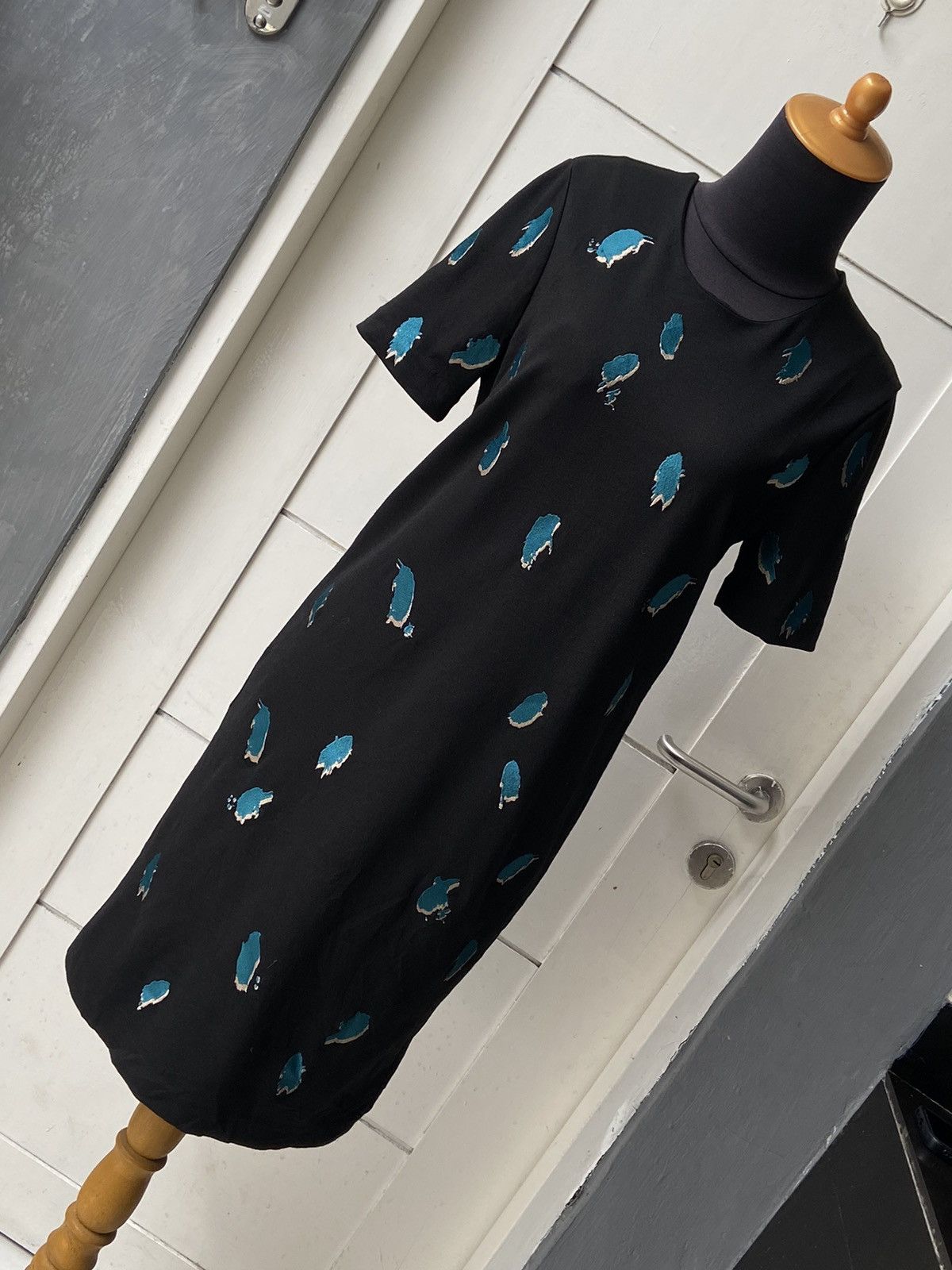 Hugo Boss HUGO BOSS Motive Midi Dress Size XS / US 0-2 / IT 36-38 - 8 Thumbnail