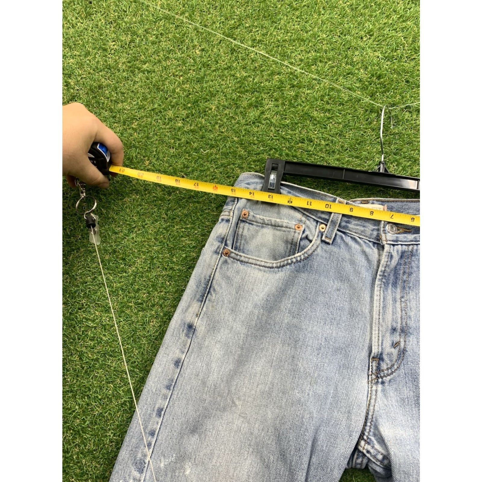 Levi's VINTAGE Levi's 505 Jeans Mens Regular Blue Denim 32x32 Straight Zip Fly - Levi's 500 Series 80s/90s Style Mens Regular Fit Blue Denim Jeans Size US 32 / EU 48 - 7 Thumbnail