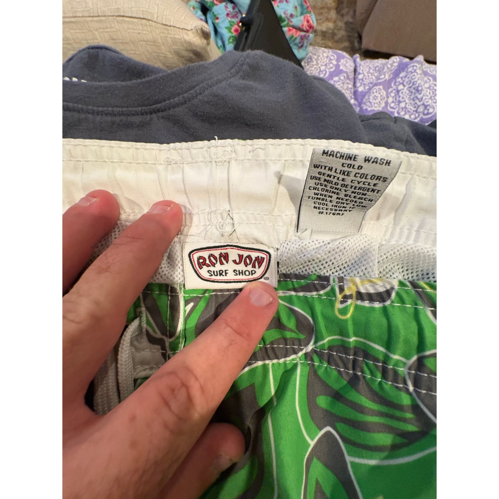 Ron Jon Surf Shop Ron Jon Surf Shop Men’s Board Shorts Size M Swim Trunks Size US 32 / EU 48 - 5 Thumbnail