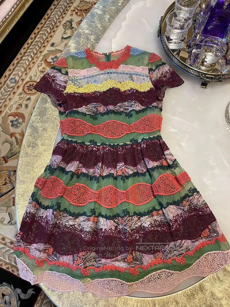 Valentino Valentino Lace dress Size S / US 4 / IT 40 - 2 Thumbnail