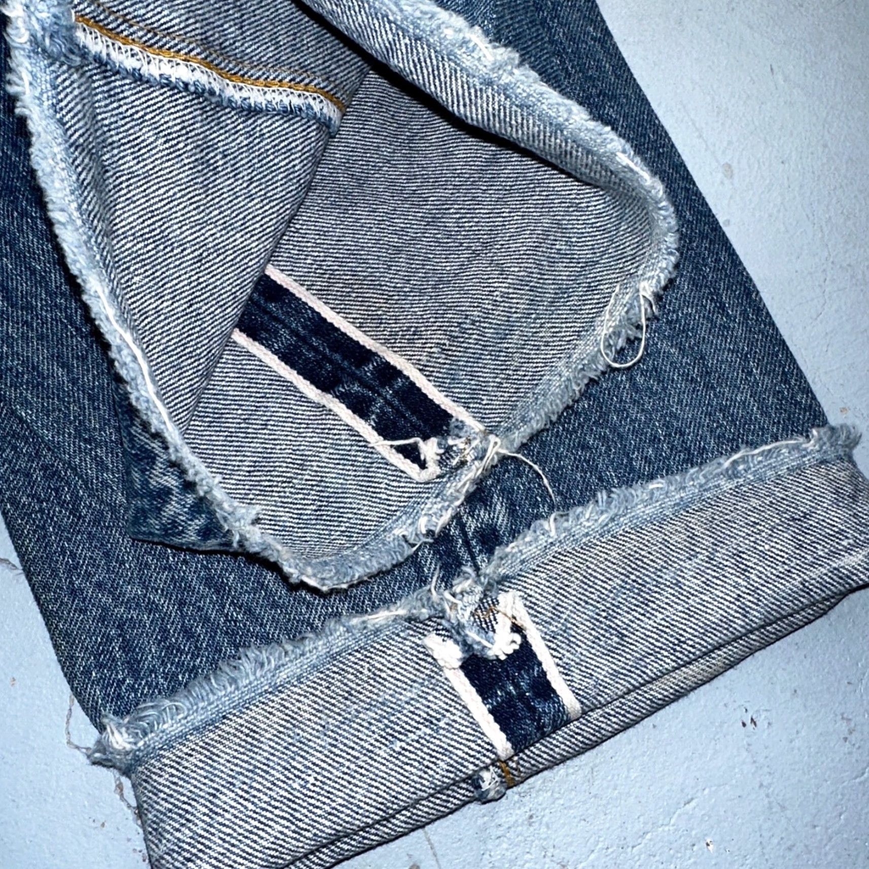 Levi's VINTAGE Levi's 501 Jeans Mens Classic Denim Blue 29x33 70s 80s Selvedge Redline 501 XX Size US 29 - 4 Thumbnail