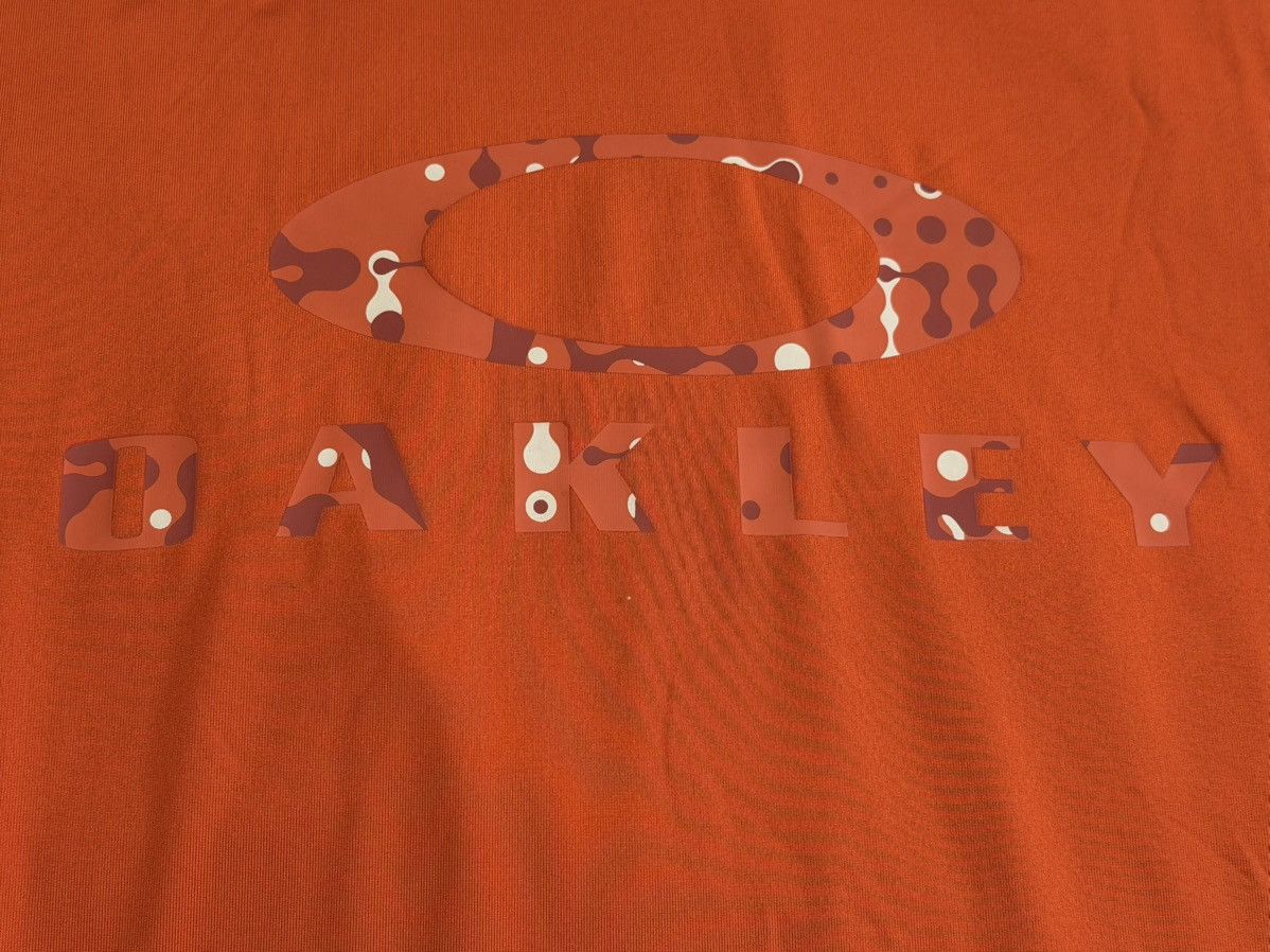 Oakley *Sample* Oakley Logo Sun Performance Tee Shirt New With Tags Size US L / EU 52-54 / 3 - 4 Thumbnail