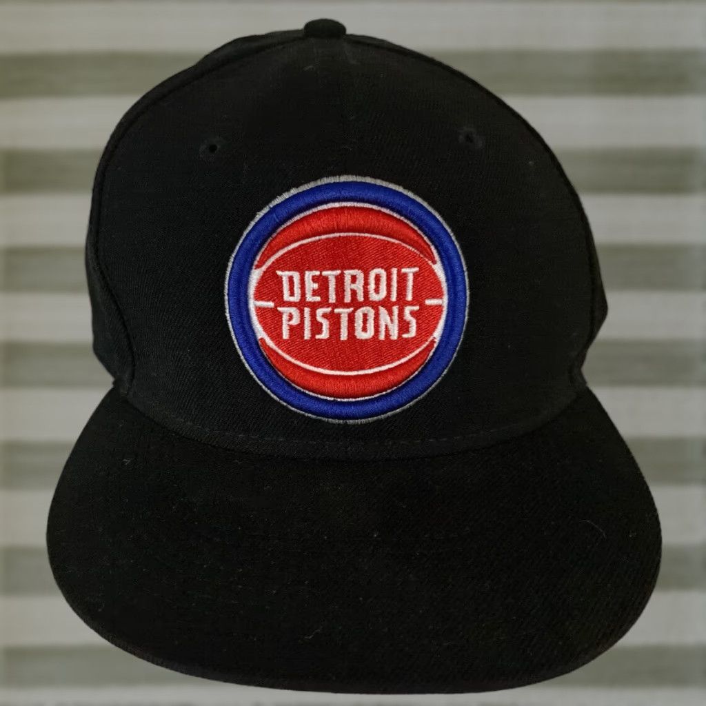 New Era VINTAGE Detroit Pistons Basketball Black 100% Wool Adjustable New Era Hat Size ONE SIZE - 1 Thumbnail