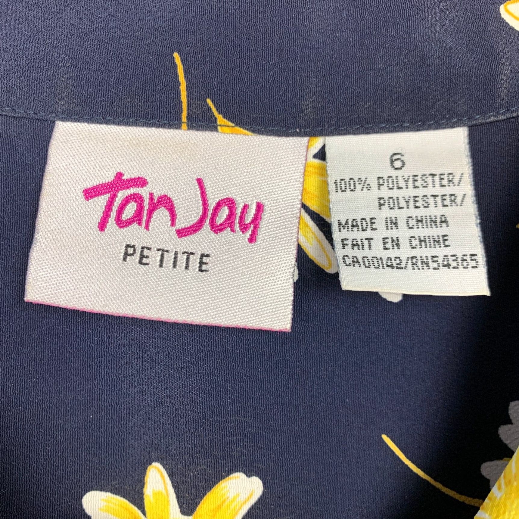Vintage VINTAGE TanJay 90s Camp Shirt Women's Petite Daisies Button Up 6P Blue Polyester 100% 1980s Casual Shirt Size M / US 6-8 / IT 42-44 - 2 Thumbnail
