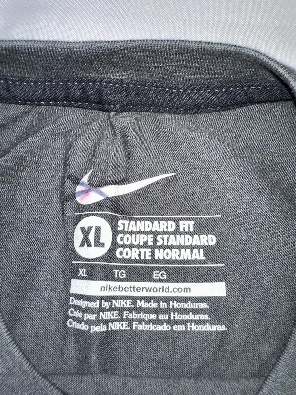 Nike Vintage Nike Men’s Dri-Fit Basketball Graphic T-Shirt 2012 Size US XL / EU 56 / 4 - 3 Thumbnail