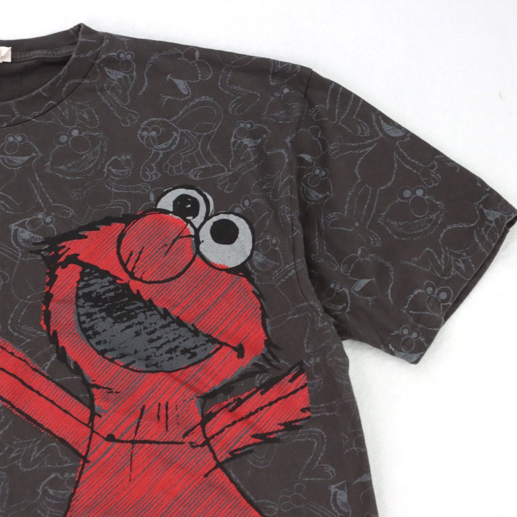 Vintage VINTAGE Sesame Street Elmo AOP Megaprint T Shirt XL Black 100% Cotton Cygnus Graphic Tee Mens XS? Size US XL / EU 56 / 4 - 4 Thumbnail