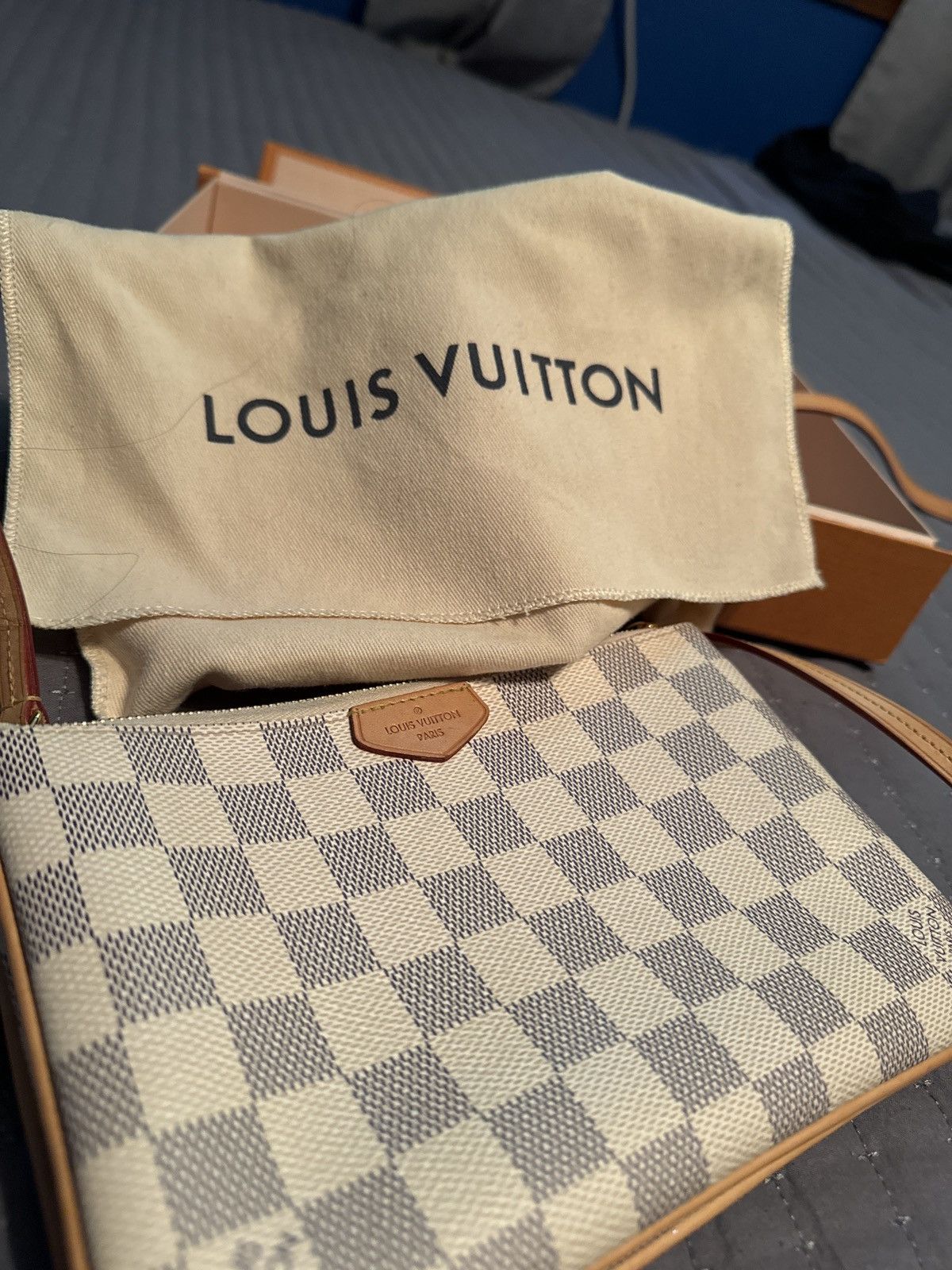 Louis Vuitton LV Double Zip Pochette Leather Convertible Clutch Size ONE SIZE - 19 Thumbnail