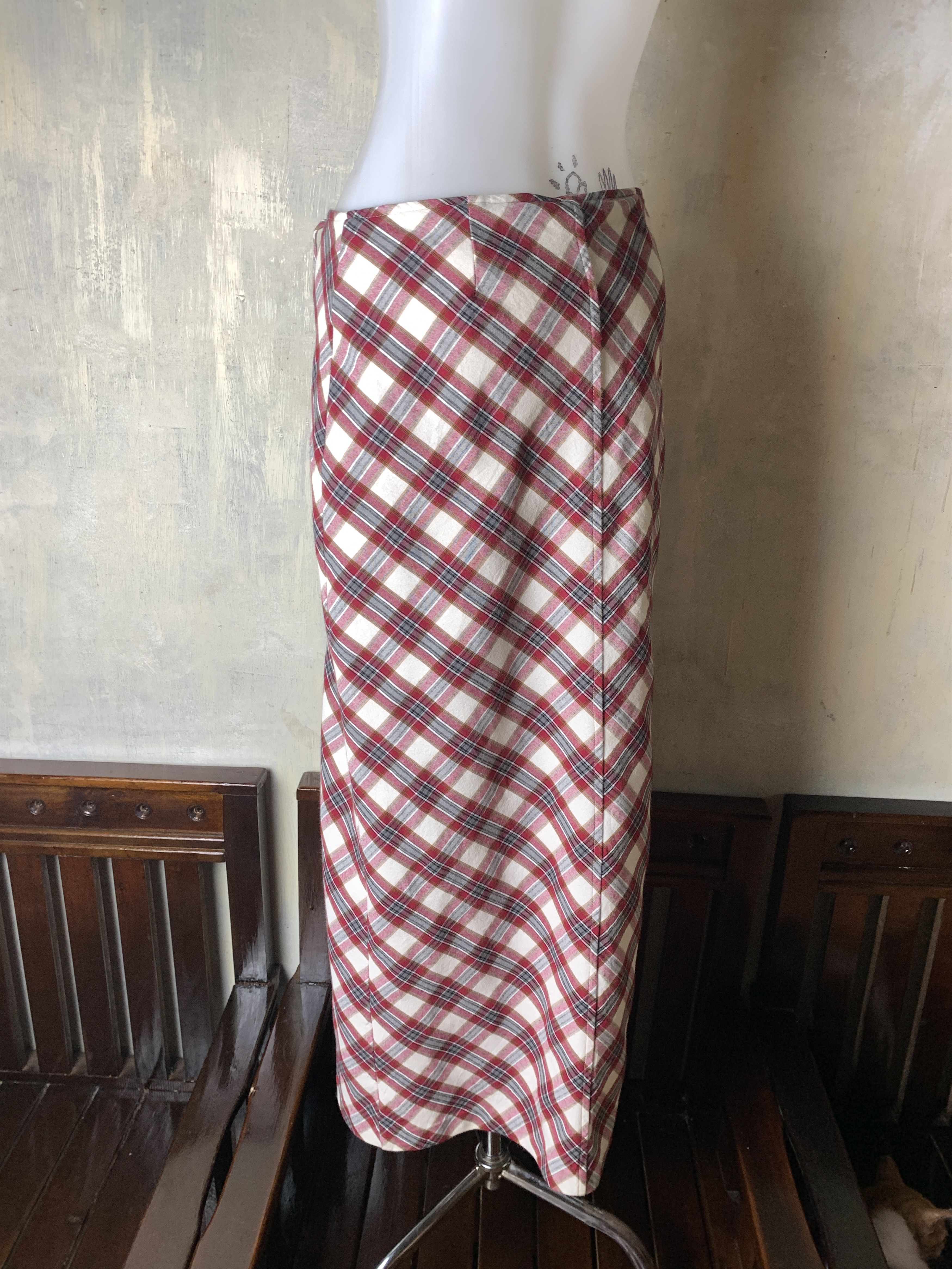 Japanese Brand stylenanda Plaid Tartan Wrapped Midi Skirt (27) Size 27" / US 4 / IT 40 - 3 Thumbnail