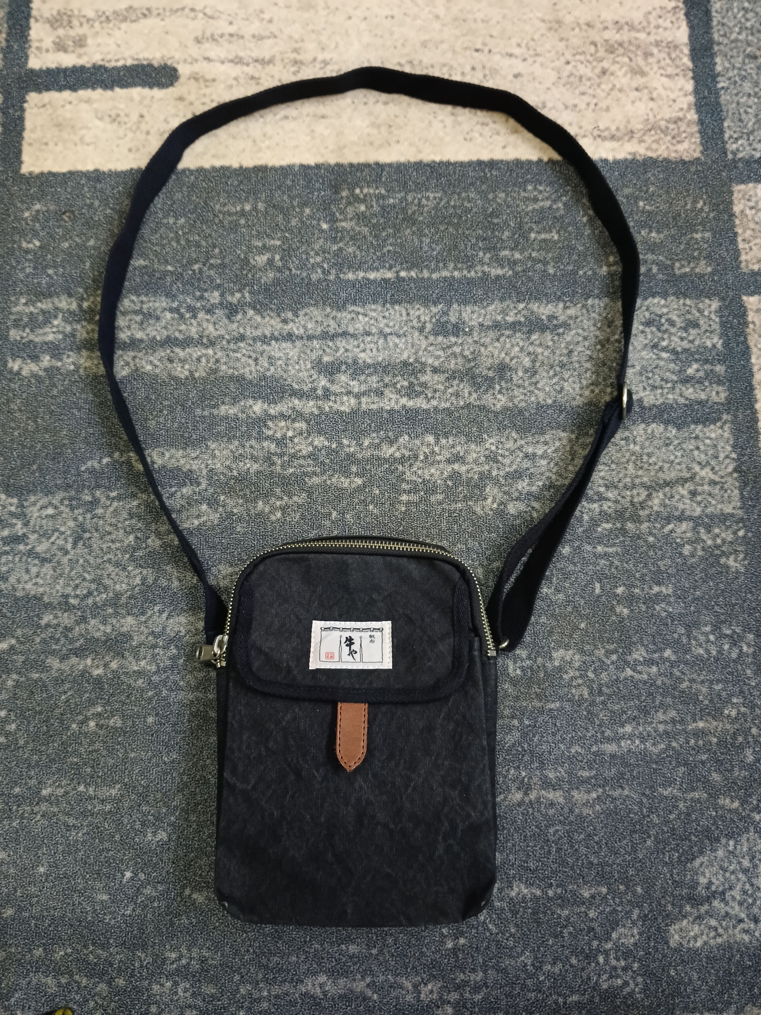 Canvas HARD CANVAS FADE BLACK SLING/CROSSBODY BAG Size ONE SIZE - 2 Thumbnail