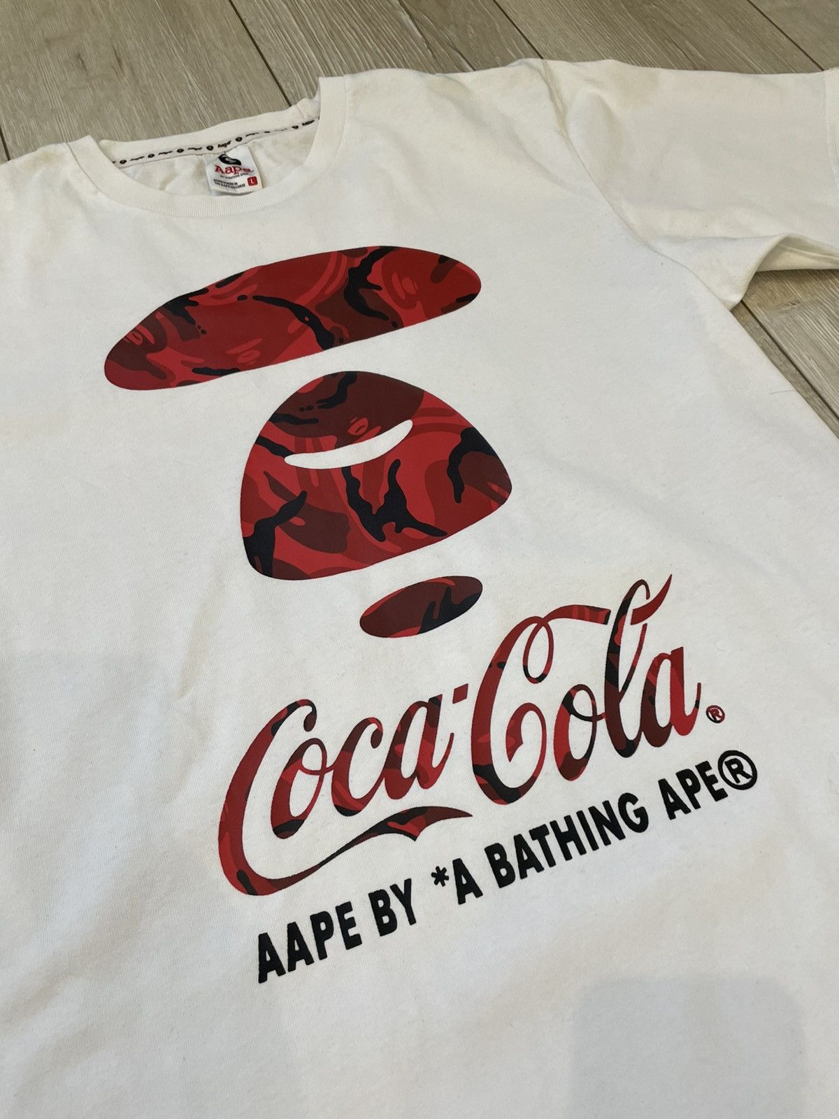 Bape × Coca Cola Aape by A Bathing Ape T-shirt size L Coca-Cola collaboration Size US L / EU 52-54 / 3 - 2 Thumbnail