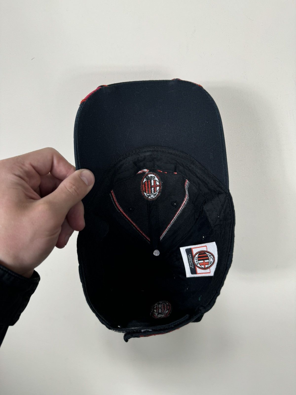 Vintage Milan FC 1899 Football Soccer Vintage Fan Cap Size ONE SIZE - 4 Thumbnail