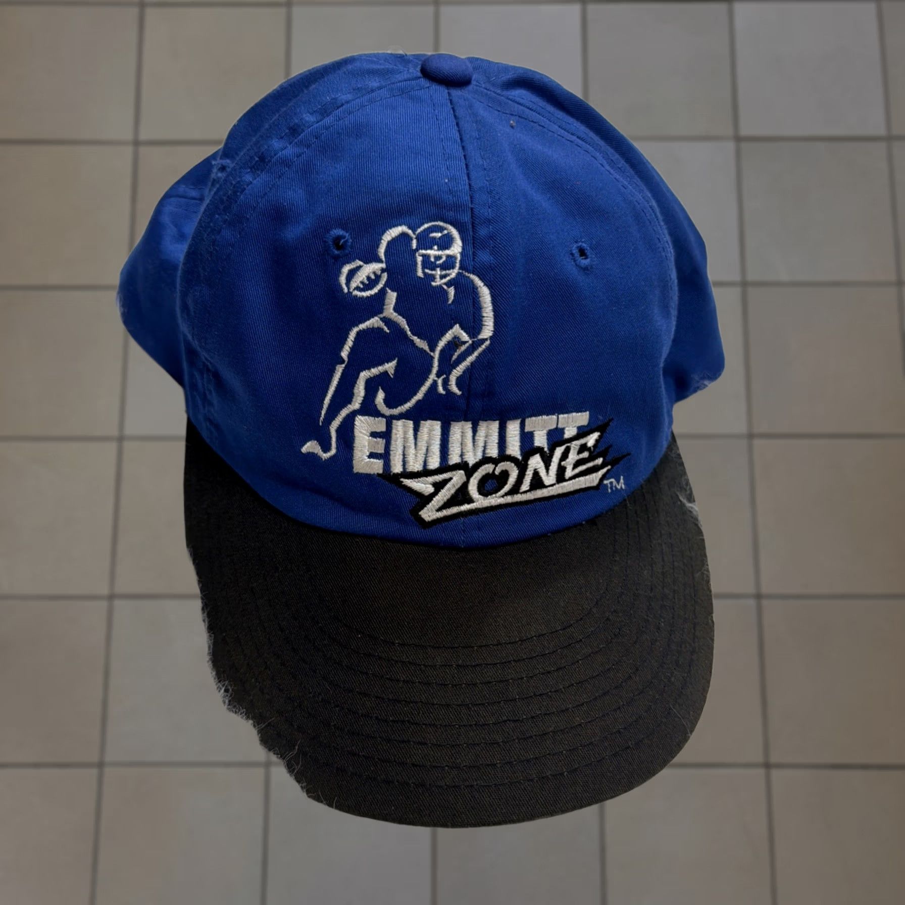 Starter VINTAGE STARTER Hat Denver Cowboys NFL Emmitt Smith Snapback Emmitt Zone Dallas Cowboys 90s Mens Adjustable Blue Twill Cotton Polyester Snapback Hat Size ONE SIZE - 1 Thumbnail