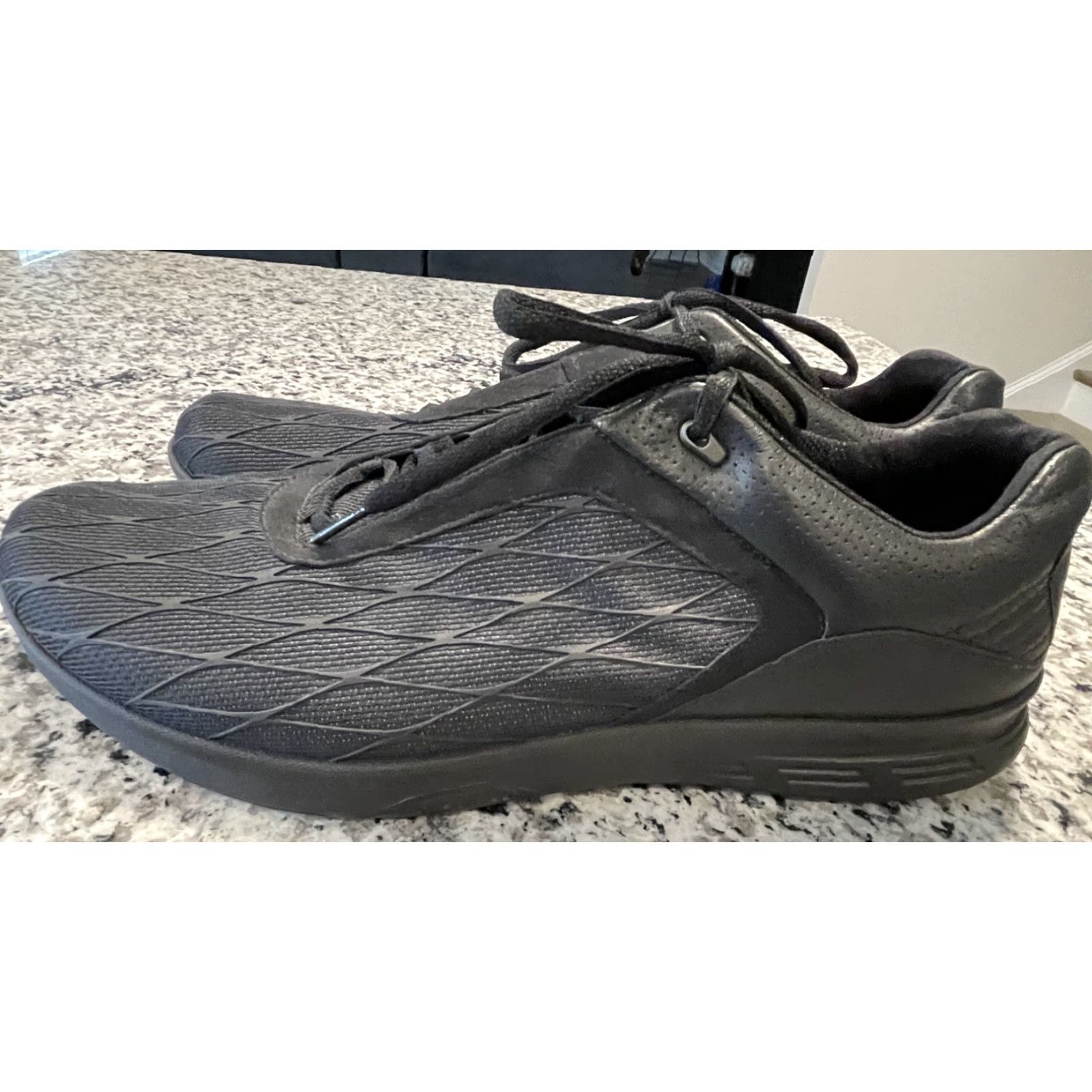 Ecco ECCO MENS EXCEED SPORT Black Casual Sneaker 13-13.5 Mens Leather Breathable Cushioned EUC Mariner Model Sports Shoes 47 US Size 13-13.5 Size US 13 / EU 46 - 2 Thumbnail