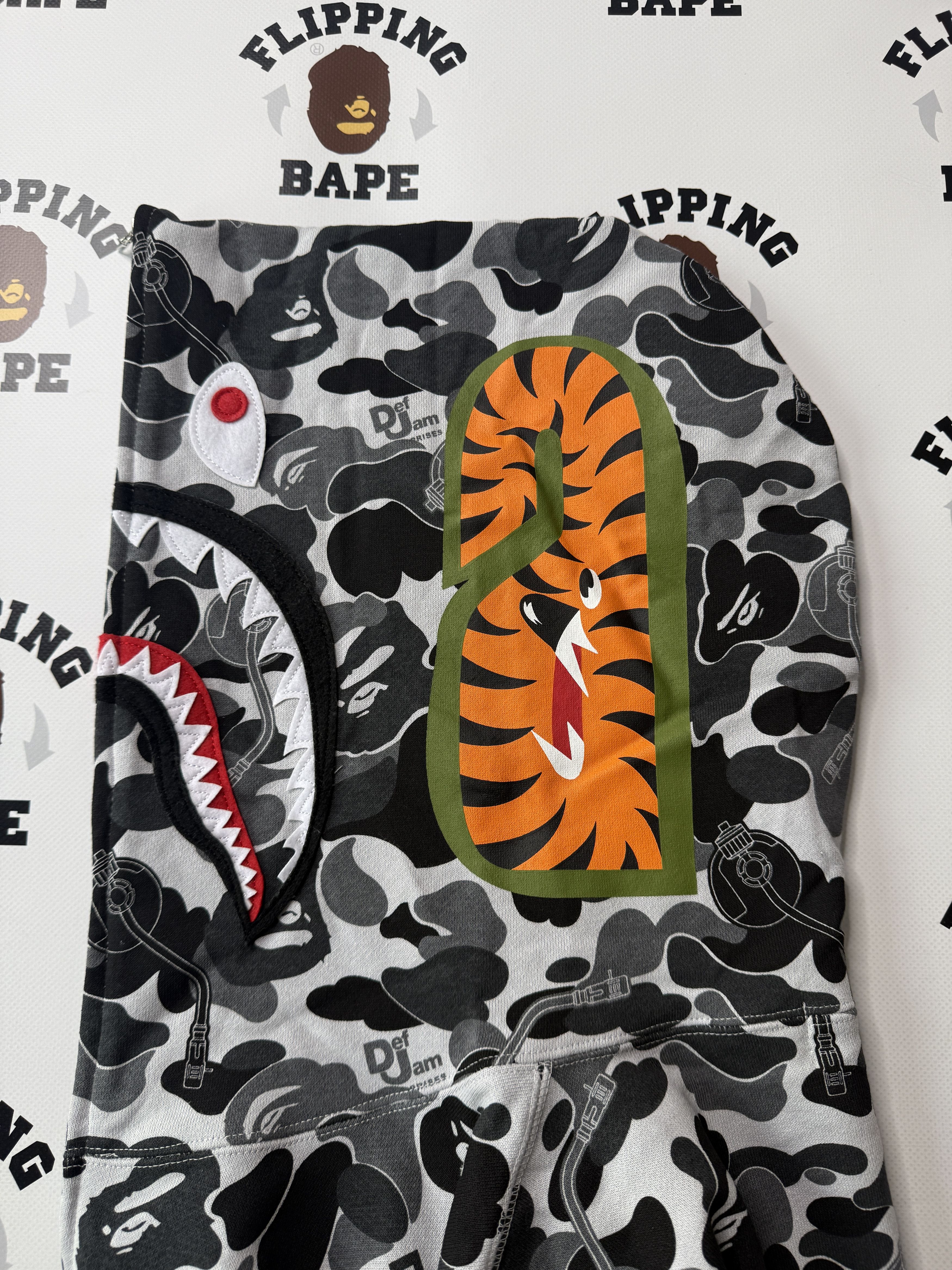 Bape BAPE X DEF JAM CAMO SHARK RELAXED FIT FULL ZIP HOODIE Size US L / EU 52-54 / 3 - 5 Thumbnail