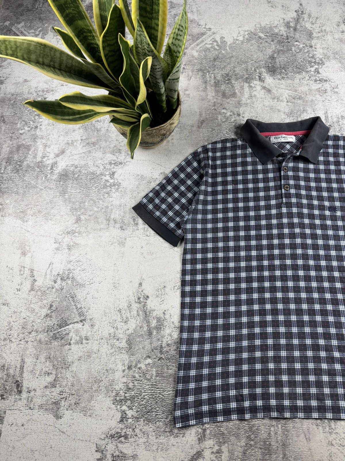 Burberry Burberrys London Men’s Large Monogram Nova Checked Jersey Retro Polo T Shirt Tee Size US L / EU 52-54 / 3 - 2 Thumbnail