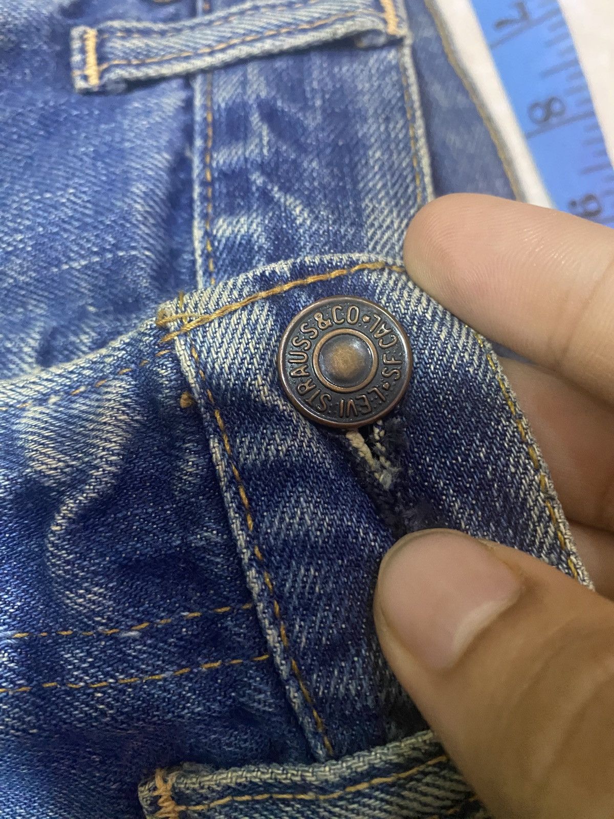 Levi's × Levi's Vintage Clothing Rare Vintage 80s Levi’s Big E Distressed Jeans Made Usa Size US 34 / EU 50 - 18 Thumbnail