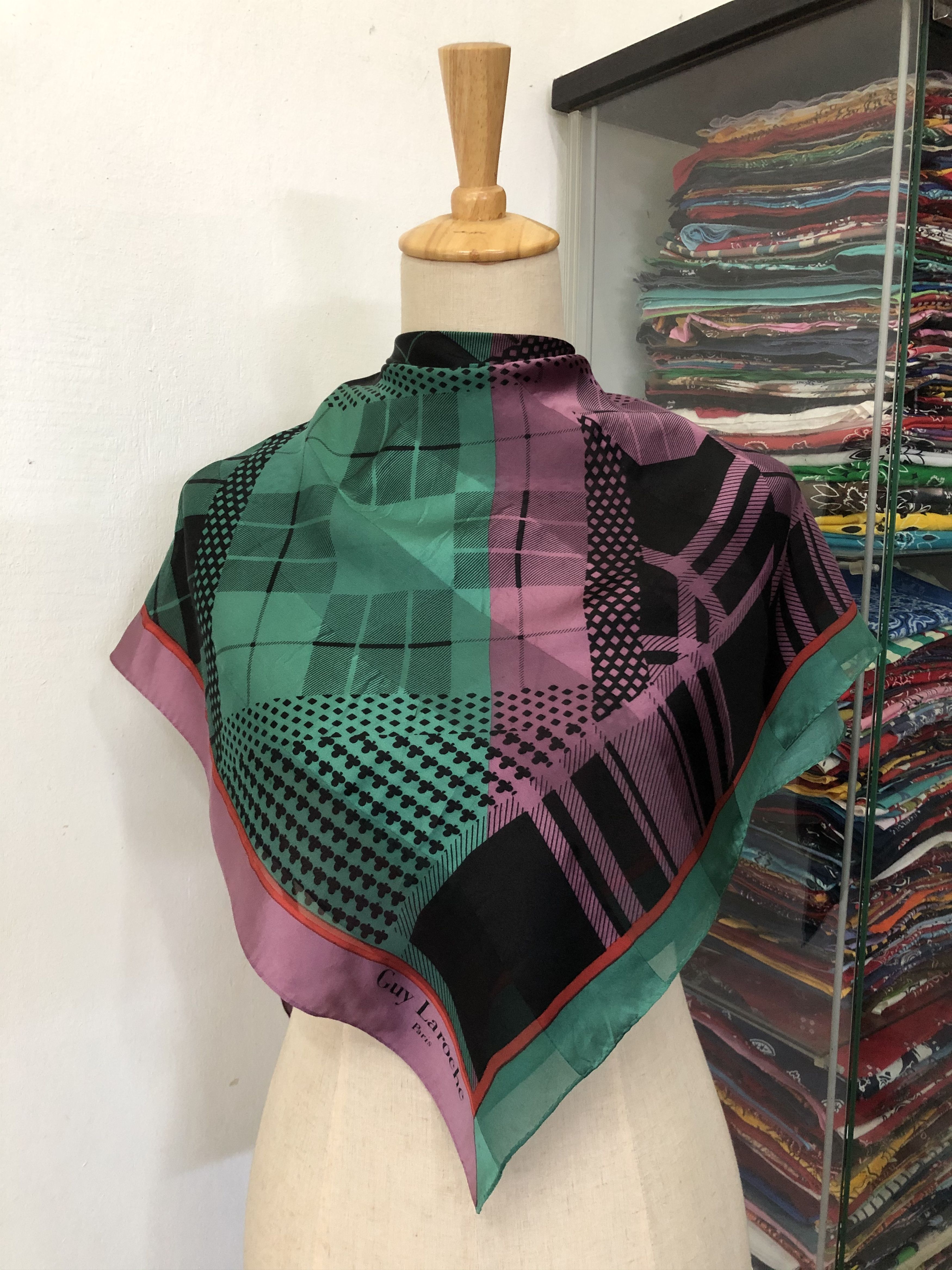 Guy Laroche × Vintage Vintage Guy Laroche Silk Scarf Size ONE SIZE - 1 Thumbnail