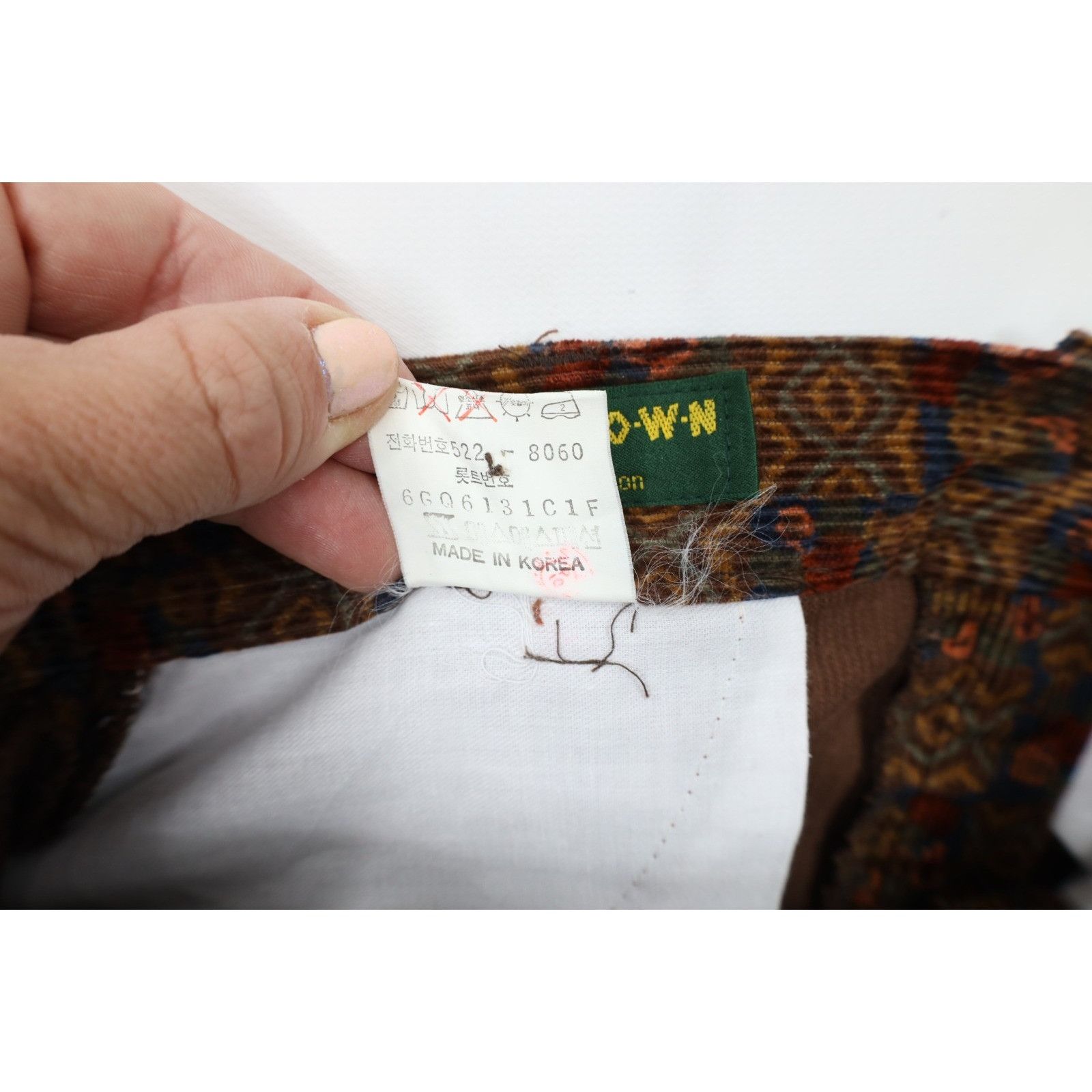 Vintage Vintage 90s Streetwear Rainbow Paisley Corduroy Skirt Size 26" / US 2 / IT 38 - 9 Thumbnail