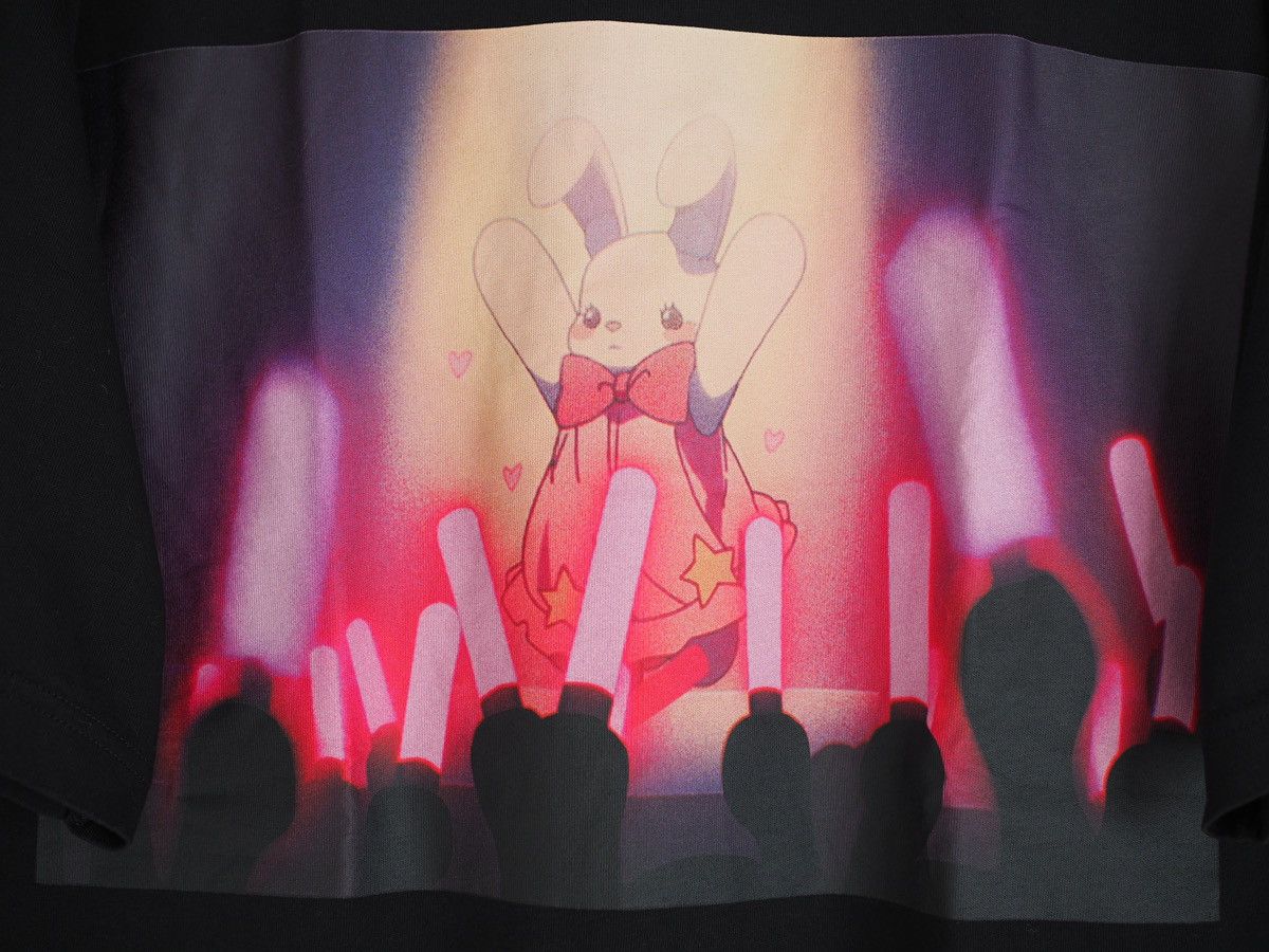 Uniqlo Oshi no ko anime graphic bunny uniqlo t shirt XL Size US XL / EU 56 / 4 - 4 Thumbnail