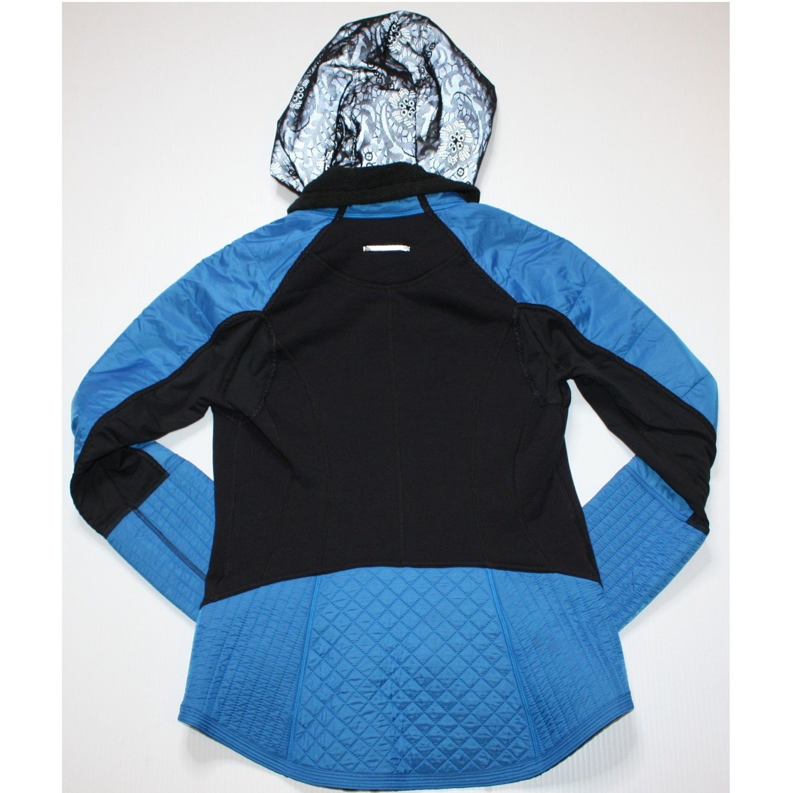 Lululemon Bundle Up Jacket in Black & Beaming Blue in size 8 NWOT Size M / US 6-8 / IT 42-44 - 21 Thumbnail