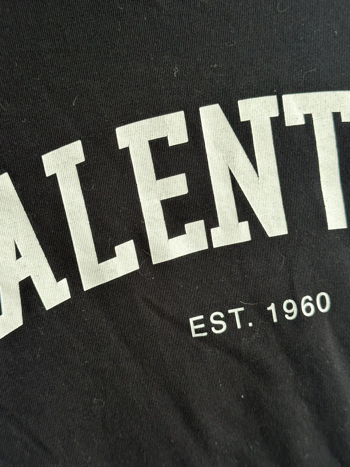 Valentino 🔥VALENTINO BIG LOGO T-SHIRT🔥 Size US S / EU 44-46 / 1 - 2 Thumbnail