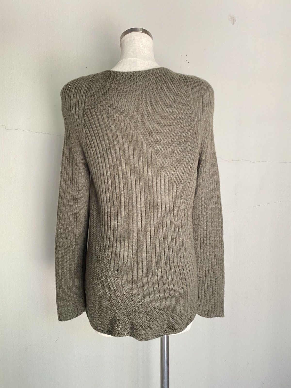 Valentino VALENTINO Olive Knit Cardigan Size ONE SIZE - 18 Thumbnail