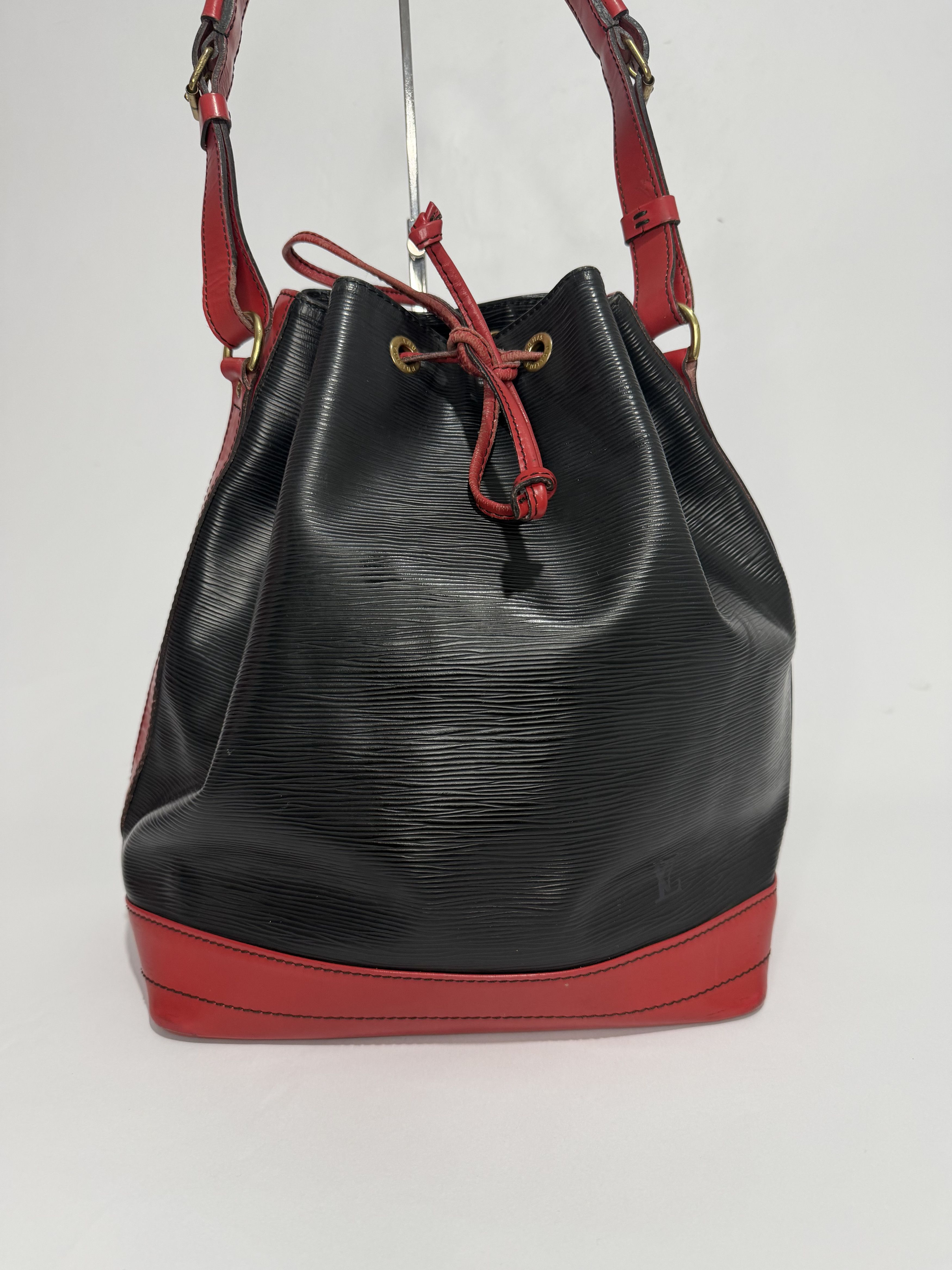 Louis Vuitton LOUIS VUITTON Black/Castilian Red Epi Leather Large Noe Bag Size ONE SIZE - 2 Thumbnail